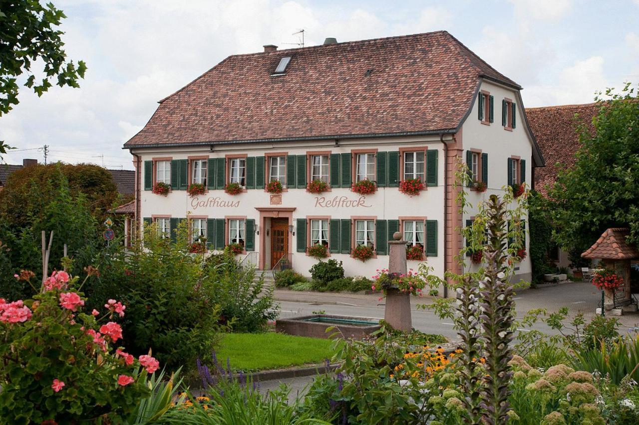 Gasthaus Rebstock Egringen Эфринген-Кирхен Экстерьер фото